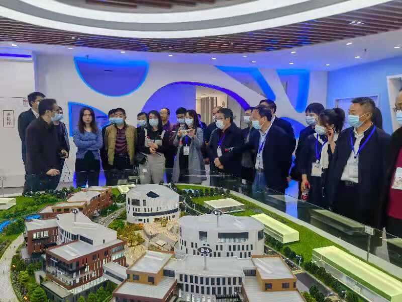 新洲區科技創新公務人員培訓班在武漢大學順利開班
