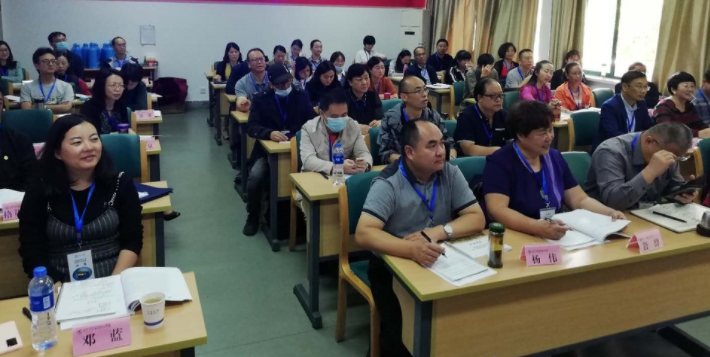 無黨派人士和黨外知識分子培訓班在西藏大學圓滿結業