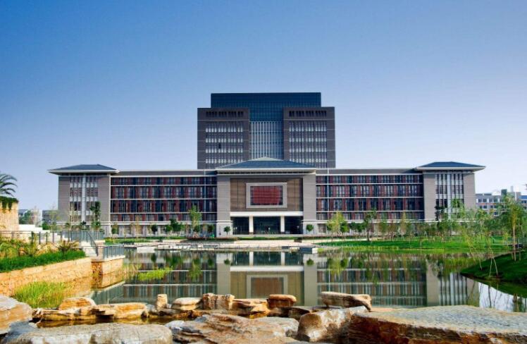 華南師范大學承辦2019年廣州市新修訂普通高中課程方案和課程標準市級示范培訓