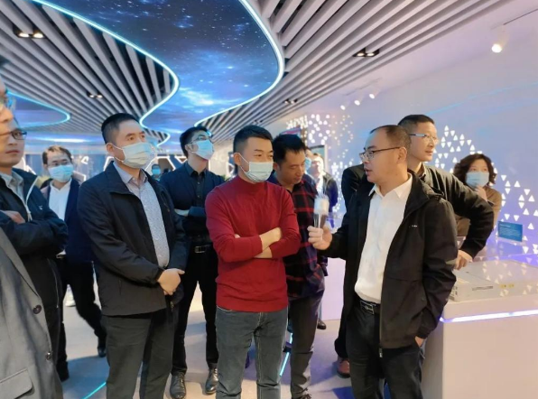 湖州南太湖新區(qū)科級領導公務人員集體在復旦大學“充電”